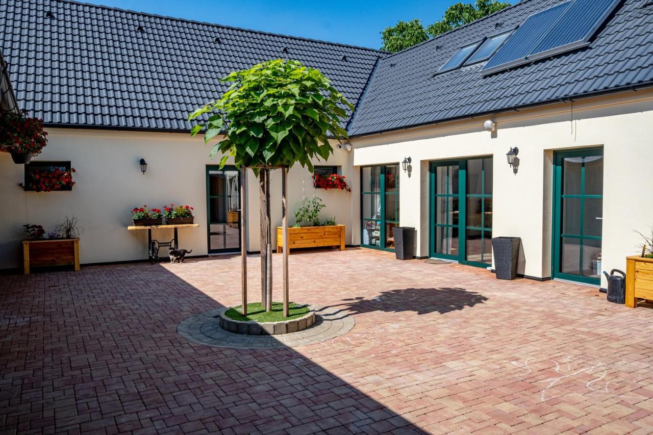 U Katalpy Hotell Sedlec  Exteriör bild
