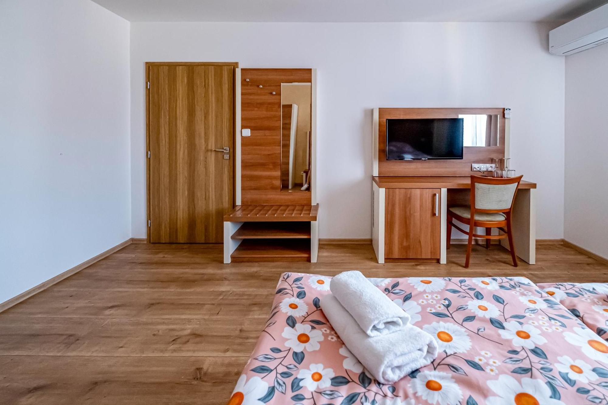 U Katalpy Hotell Sedlec  Exteriör bild